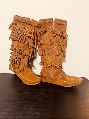 Minnetonka Moccasins 1652 Brown Suede Fringe Boot